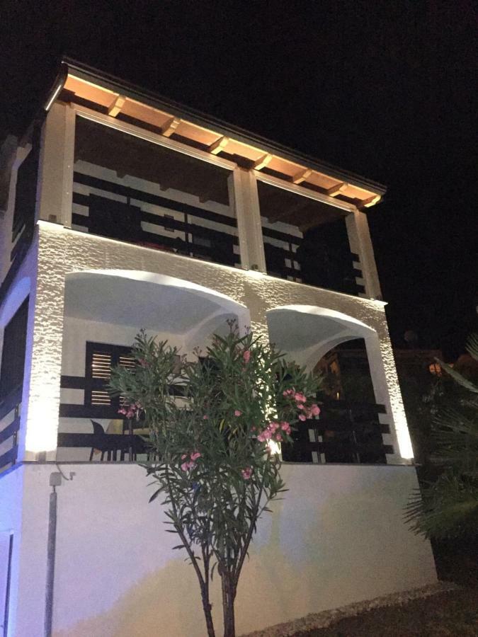 Residence4A-Appartamento Rosso Ravni Dış mekan fotoğraf